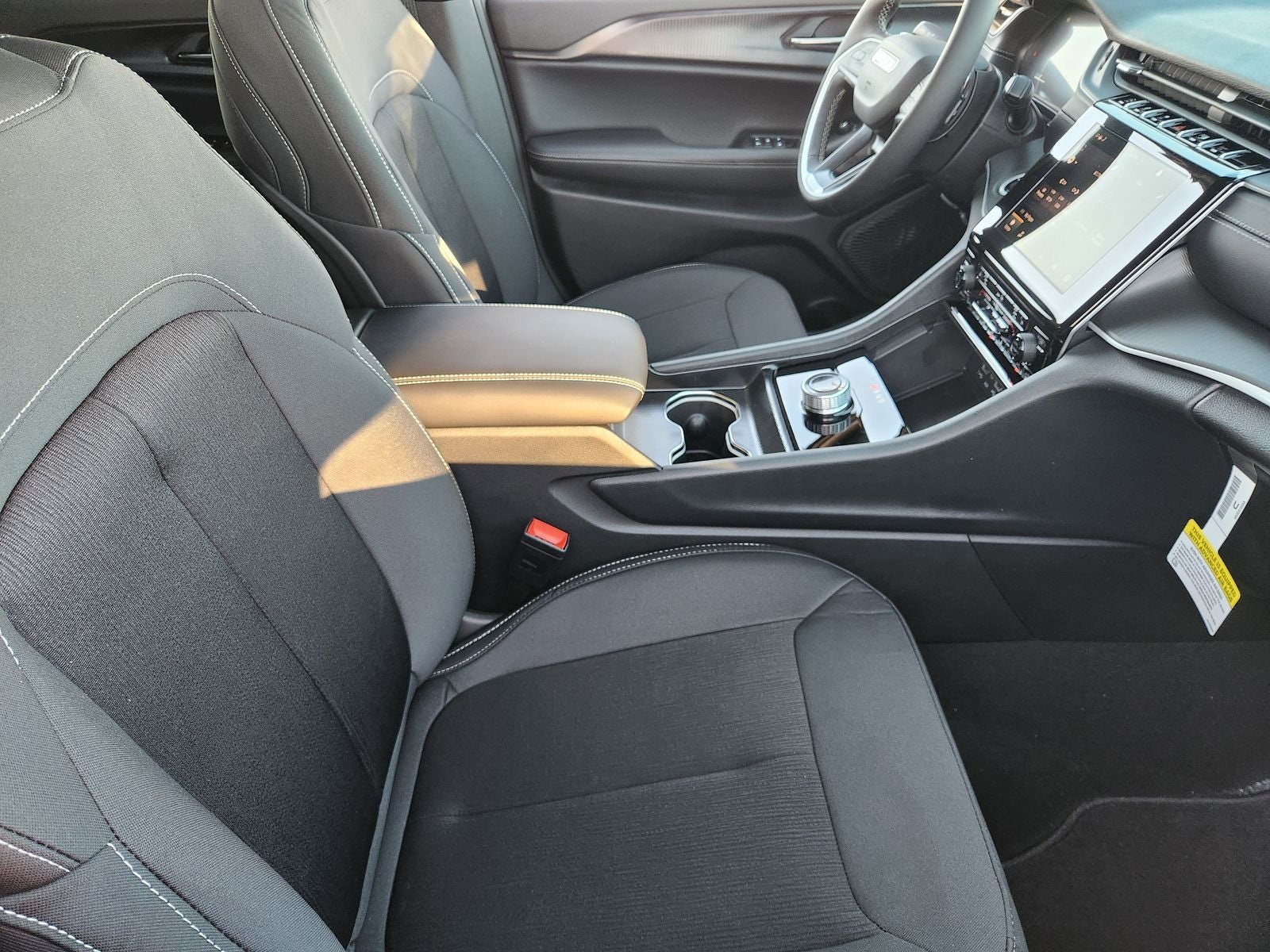 2026 Jeep Grand Cherokee GRAND CHEROKEE LAREDO X 4X2