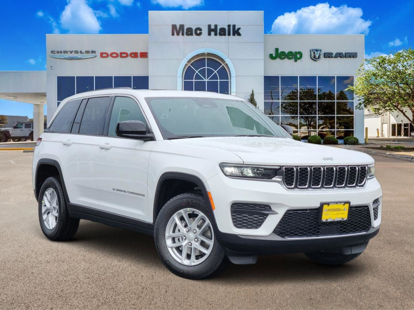 2026 Jeep Grand Cherokee GRAND CHEROKEE LAREDO X 4X2