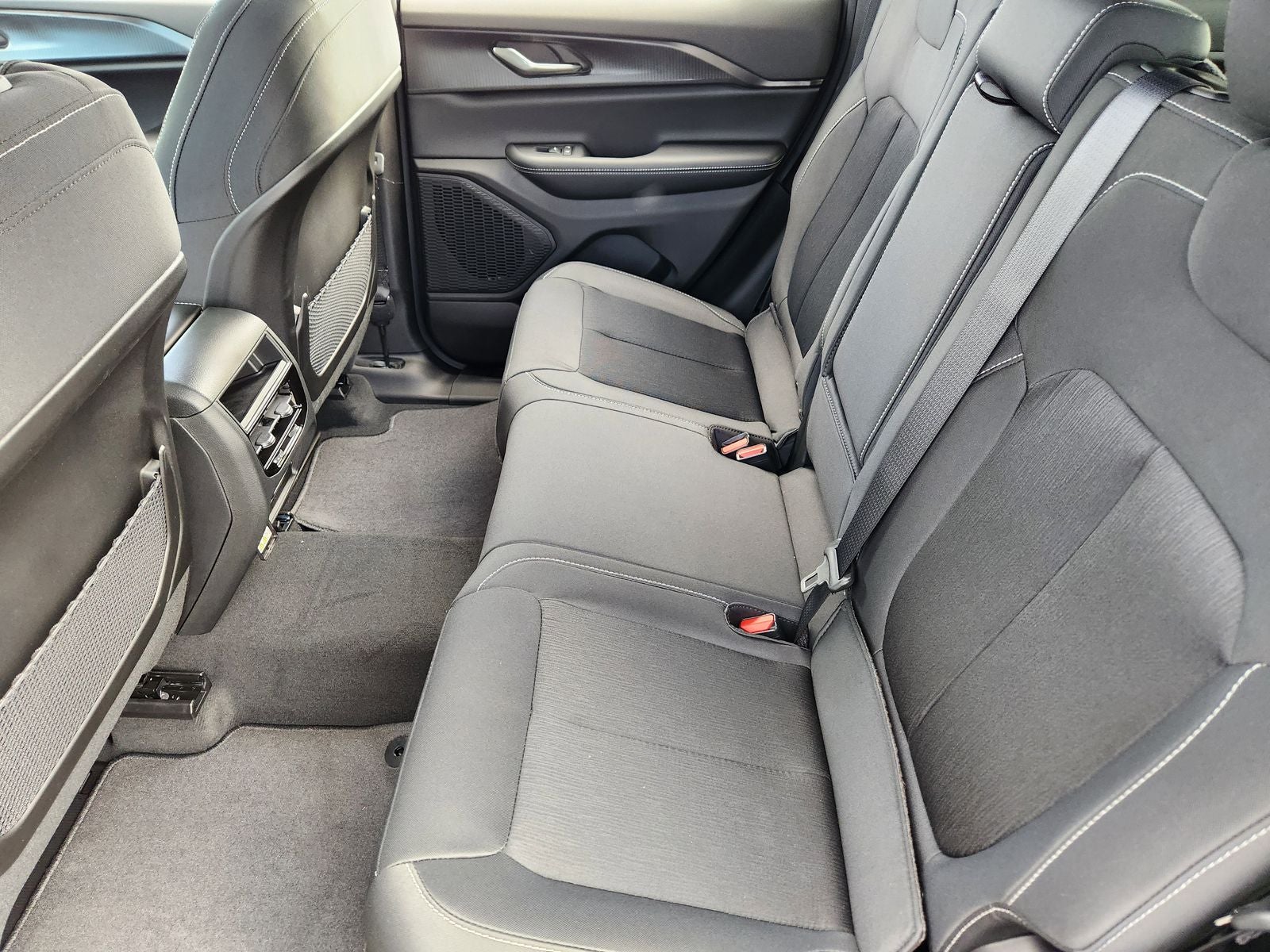 2025 Jeep Grand Cherokee GRAND CHEROKEE LAREDO X 4X2