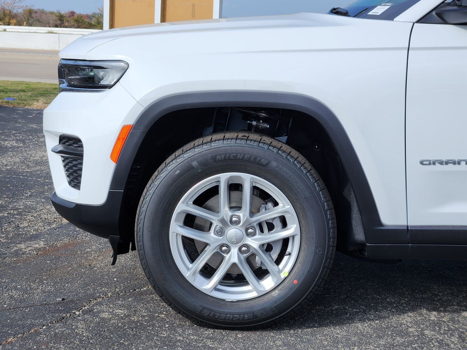 2025 Jeep Grand Cherokee GRAND CHEROKEE LAREDO X 4X2