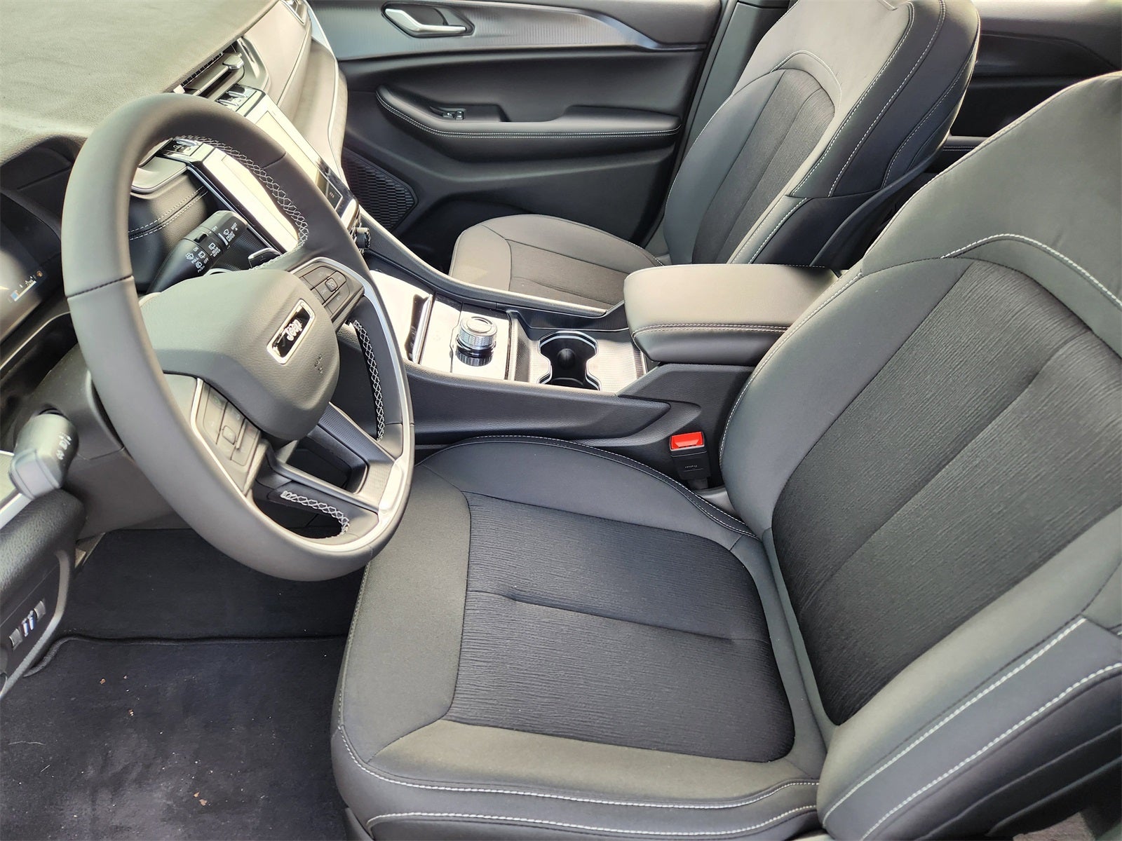 2025 Jeep Grand Cherokee GRAND CHEROKEE LAREDO X 4X2