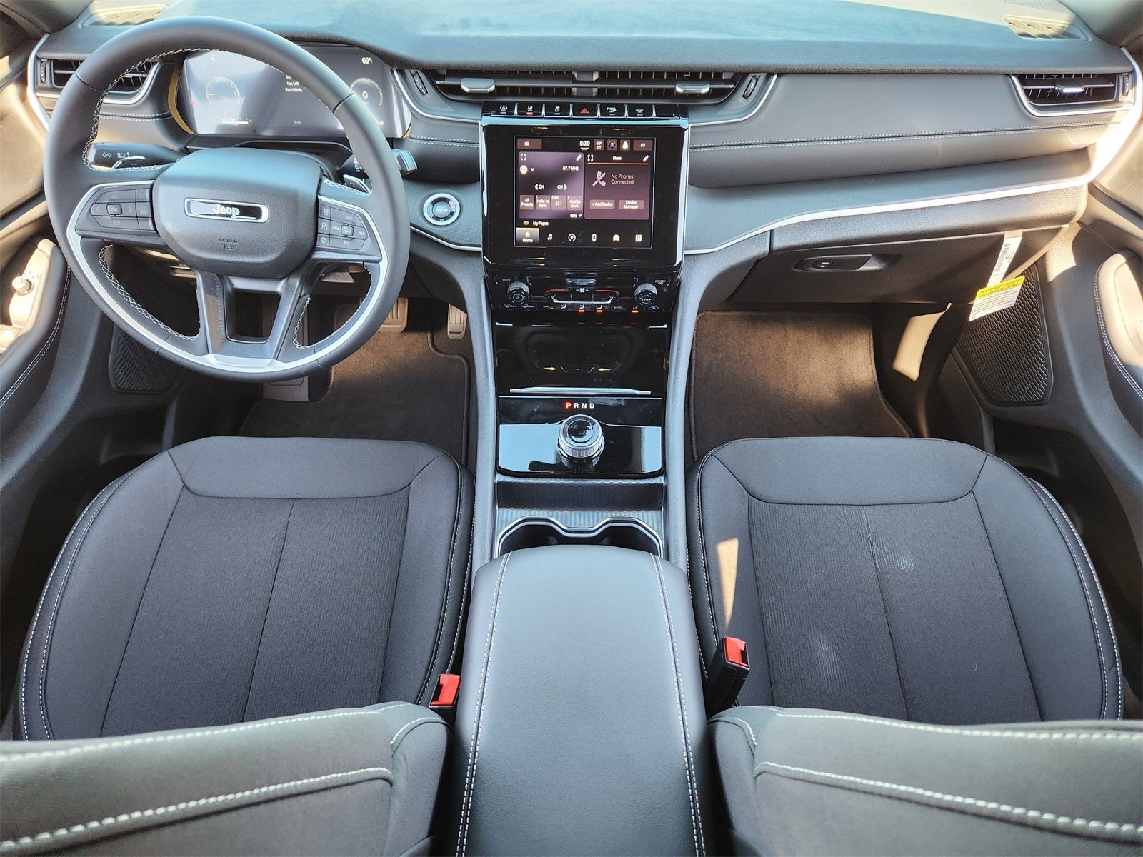 2025 Jeep Grand Cherokee GRAND CHEROKEE LAREDO X 4X2