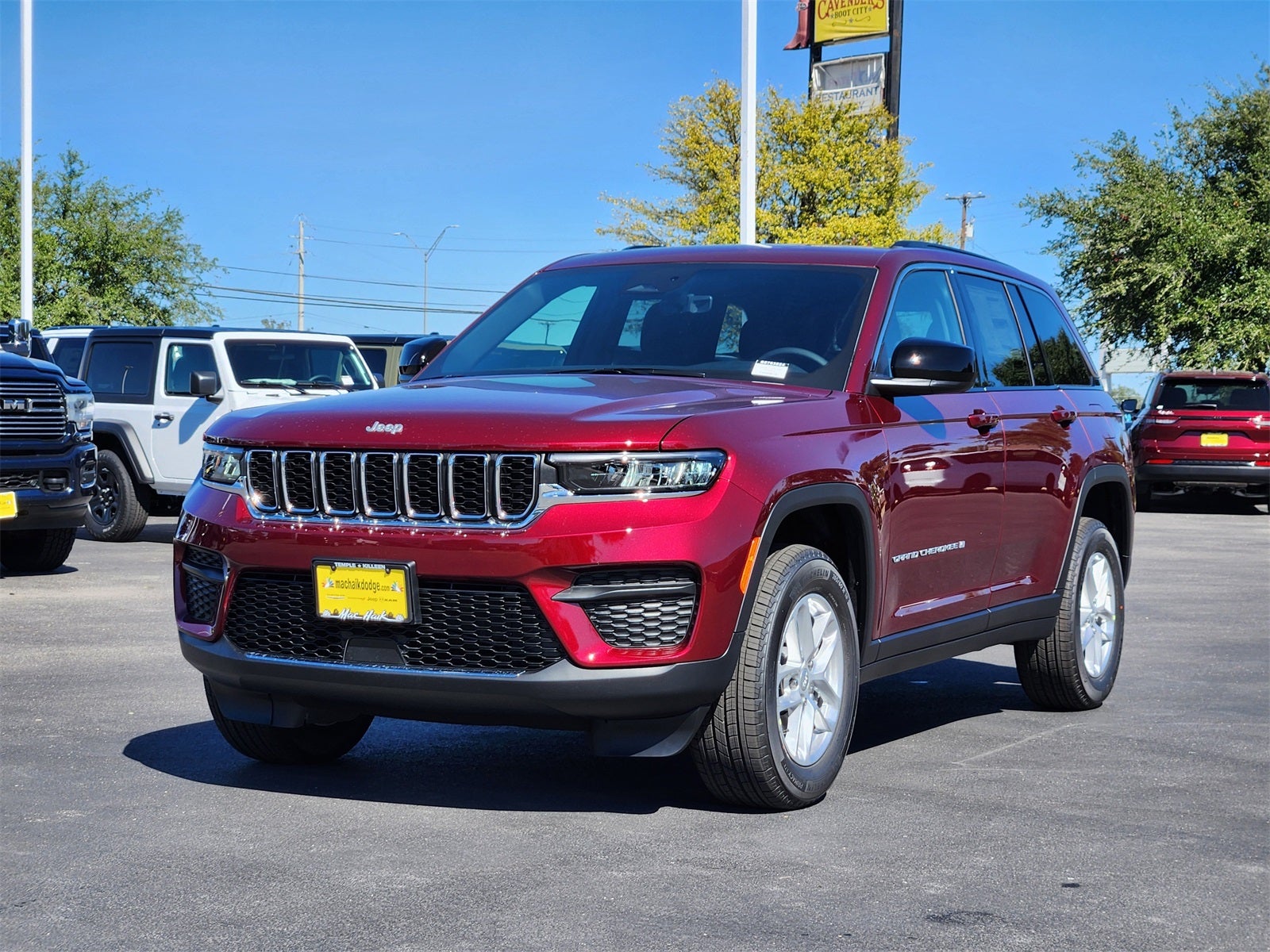 2025 Jeep Grand Cherokee GRAND CHEROKEE LAREDO X 4X2
