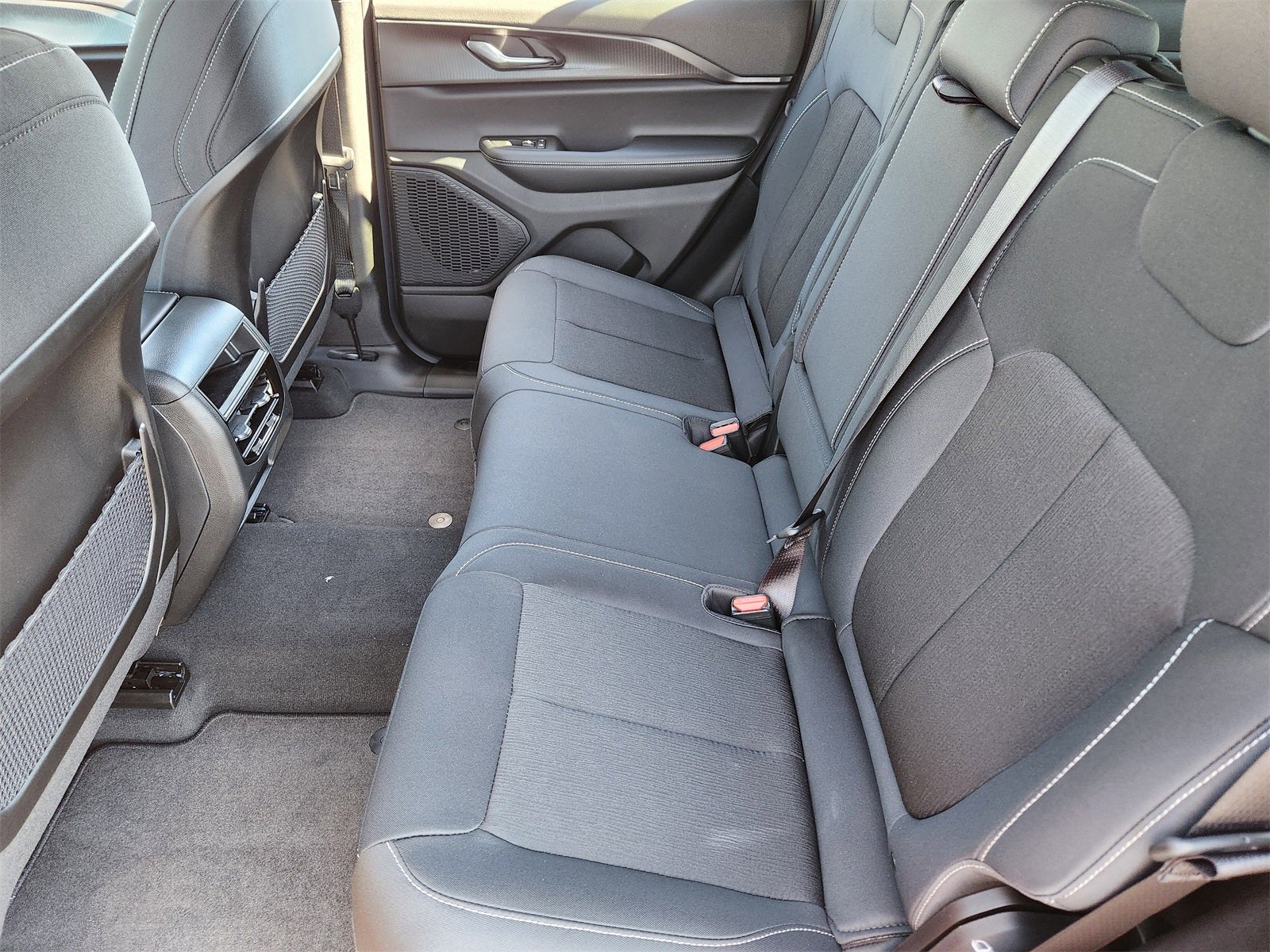 2025 Jeep Grand Cherokee GRAND CHEROKEE LAREDO X 4X2