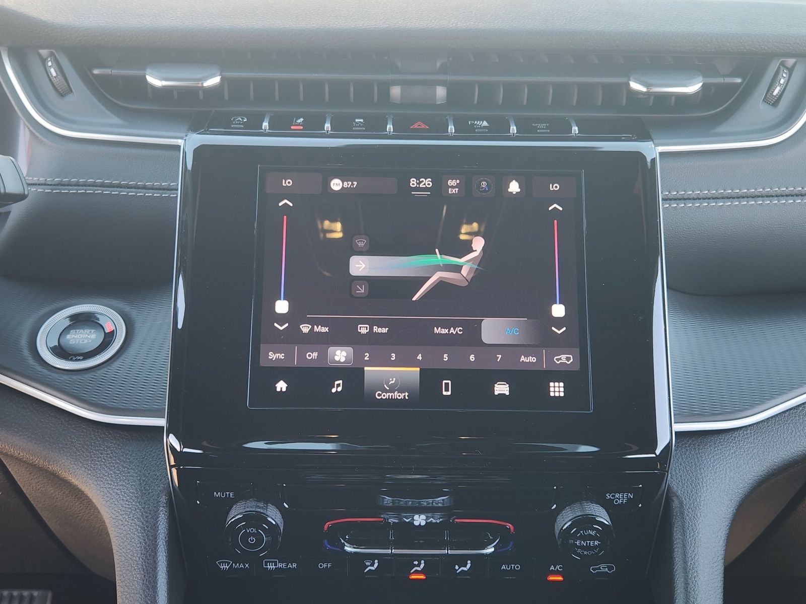 2025 Jeep Grand Cherokee GRAND CHEROKEE LAREDO X 4X2