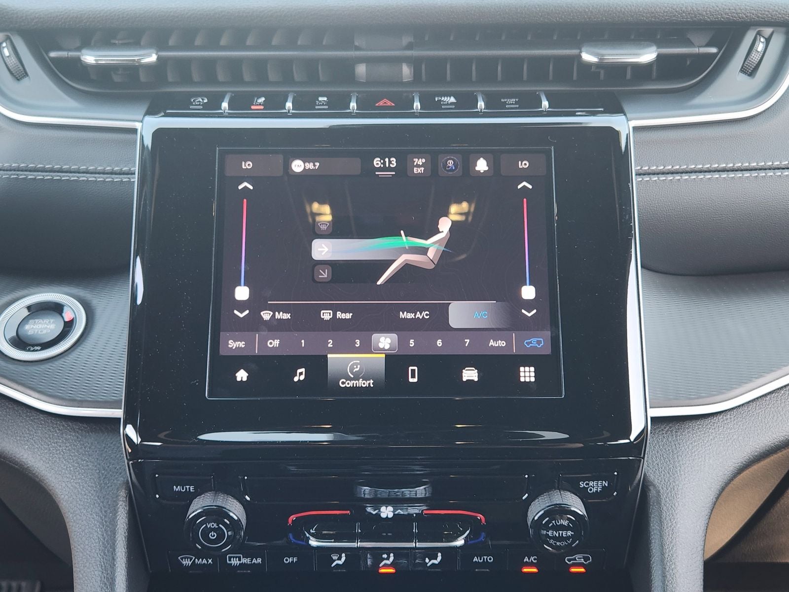 2025 Jeep Grand Cherokee GRAND CHEROKEE LAREDO X 4X2