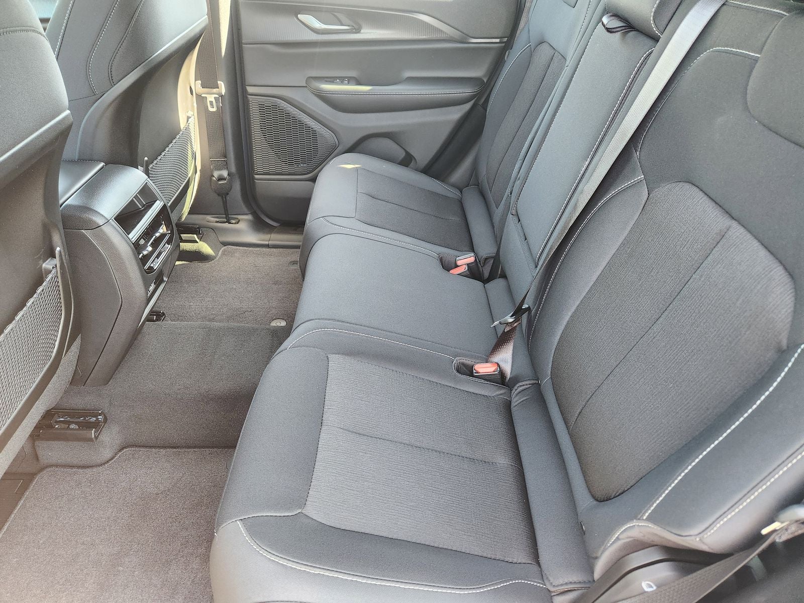 2025 Jeep Grand Cherokee GRAND CHEROKEE LAREDO X 4X2