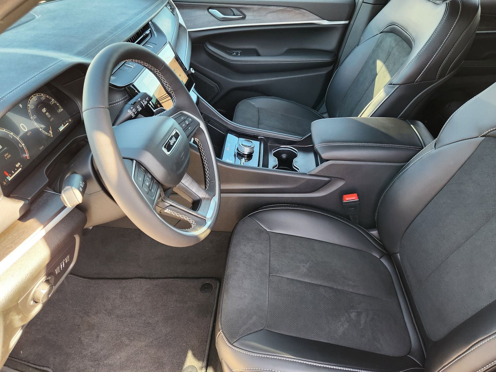 2026 Jeep Grand Cherokee GRAND CHEROKEE ALTITUDE 4X4