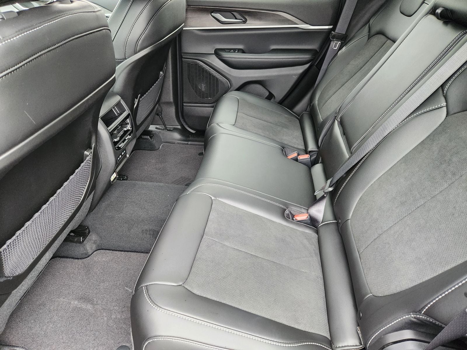 2026 Jeep Grand Cherokee GRAND CHEROKEE ALTITUDE 4X4