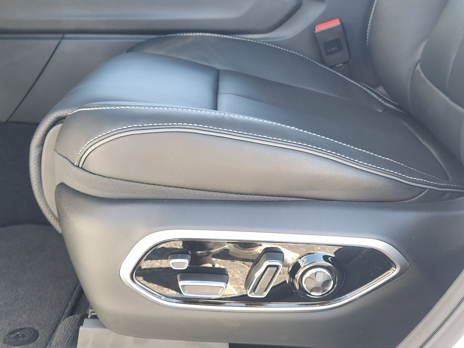 2025 Jeep Grand Cherokee GRAND CHEROKEE OVERLAND 4X4