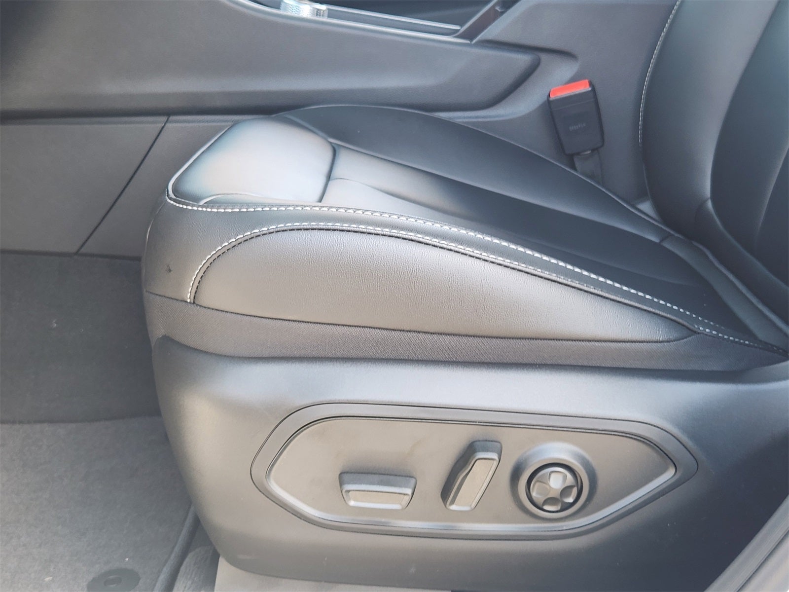 2025 Jeep Grand Cherokee GRAND CHEROKEE L LIMITED 4X2