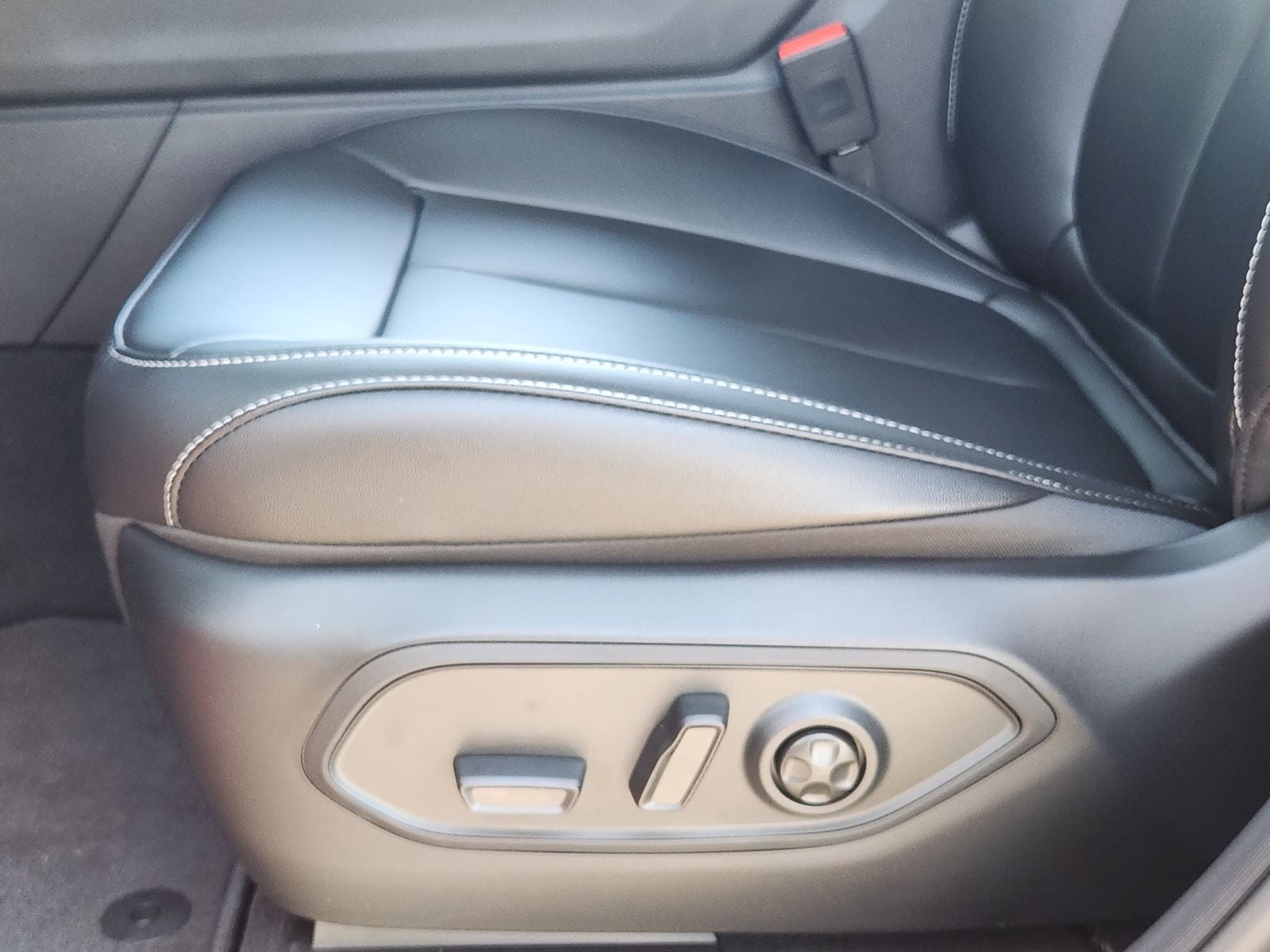 2025 Jeep Grand Cherokee GRAND CHEROKEE L LIMITED 4X2