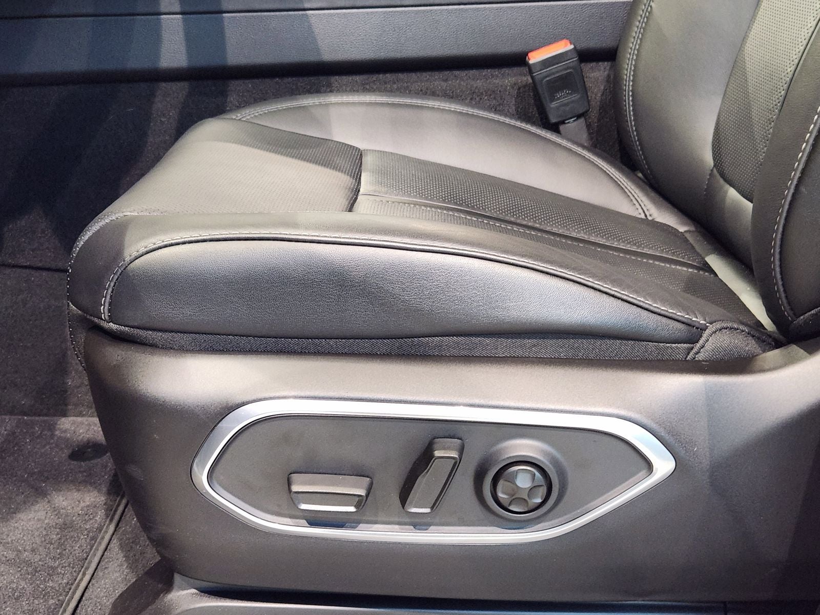 2025 Jeep Wagoneer WAGONEER L CARBIDE 4X4