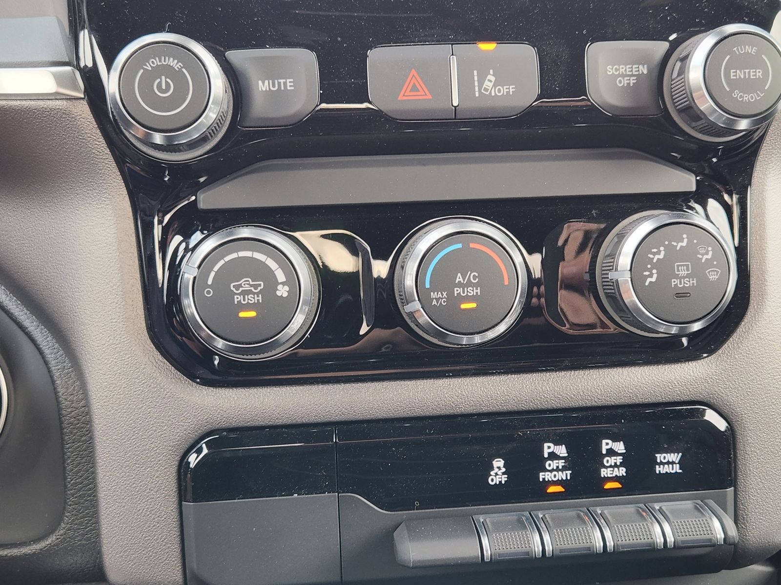 2026 RAM Ram 1500 RAM 1500 LONE STAR QUAD CAB 4X2 6'4' BOX