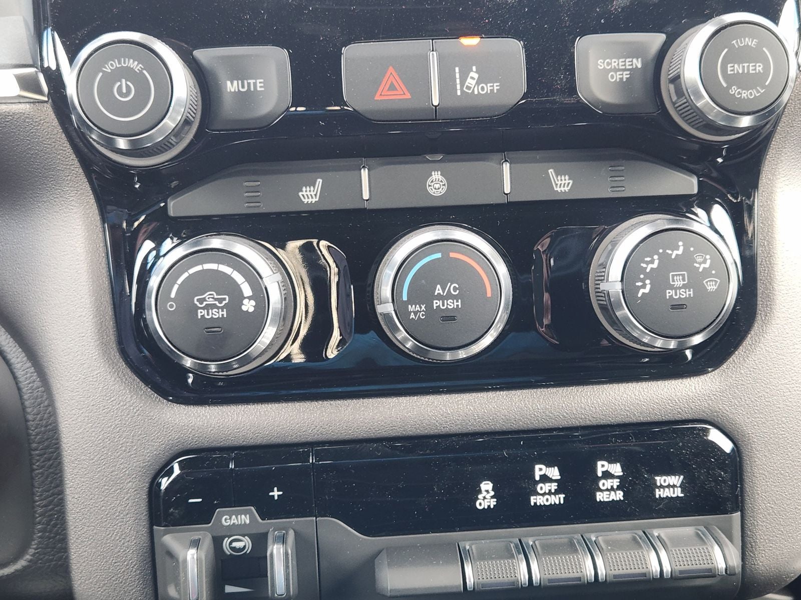 2026 RAM Ram 1500 RAM 1500 LONE STAR CREW CAB 4X2 5'7' BOX