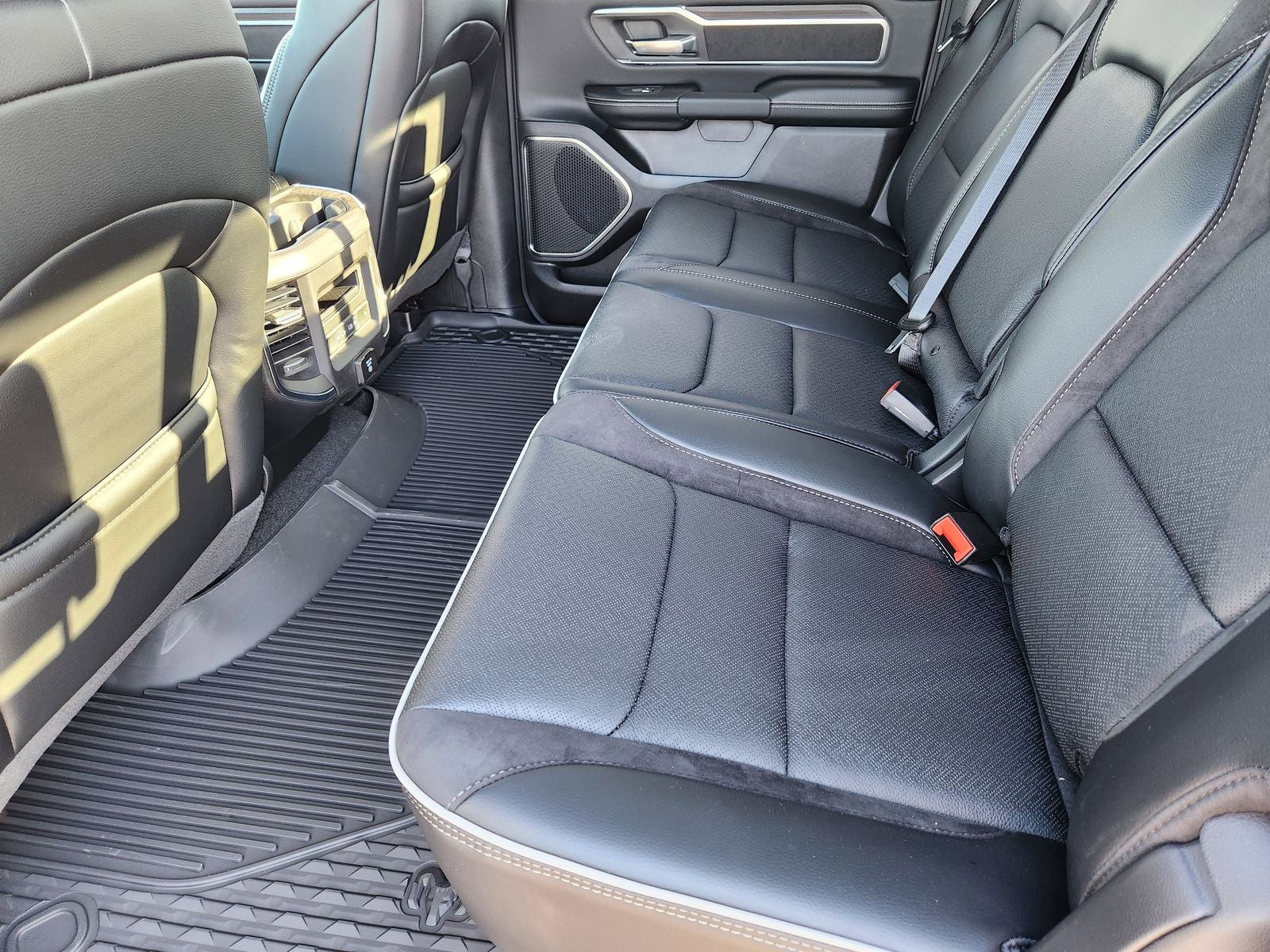 2026 RAM Ram 1500 RAM 1500 LARAMIE CREW CAB 4X2 5'7' BOX