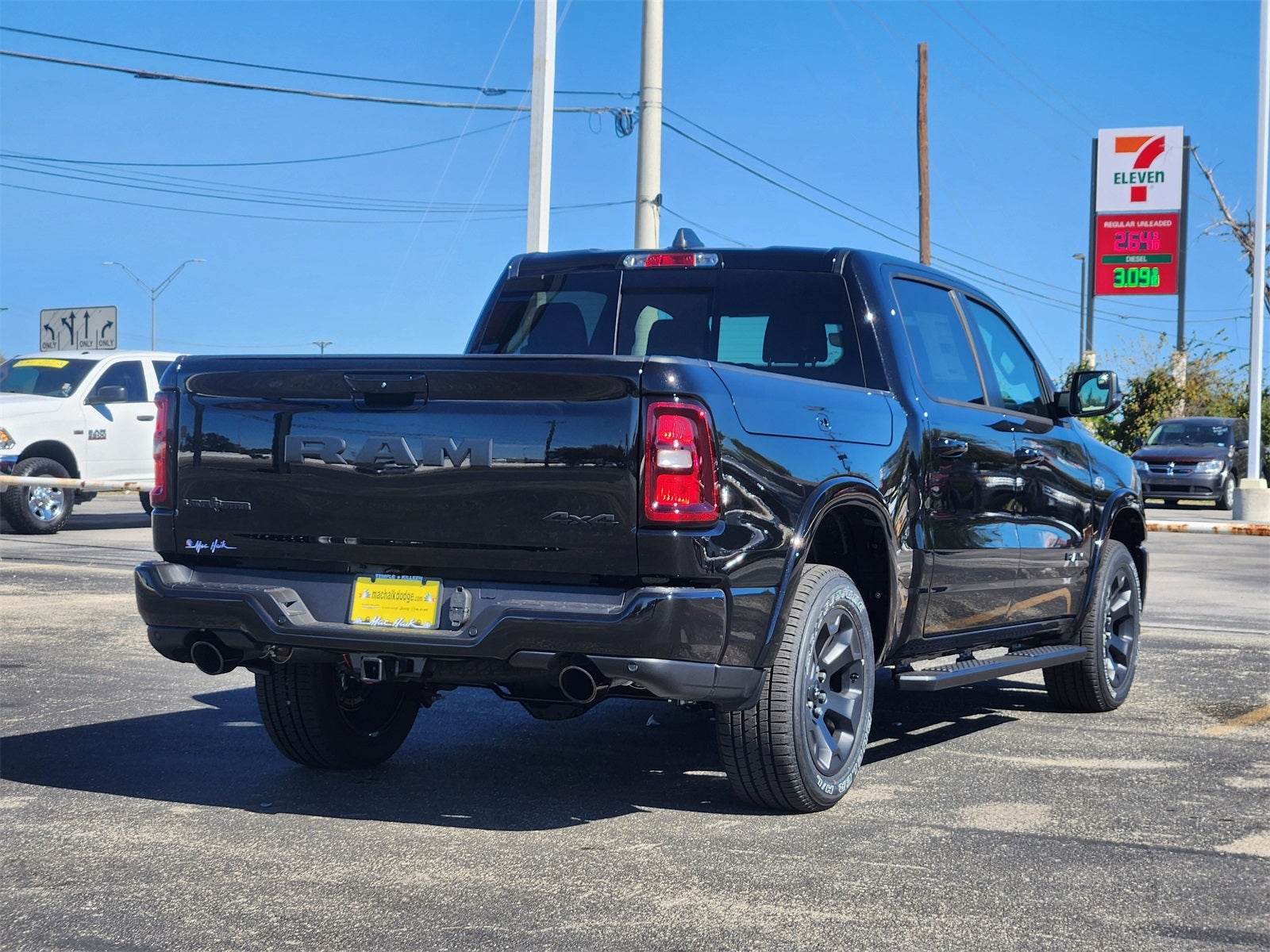 2026 RAM Ram 1500 RAM 1500 LONE STAR CREW CAB 4X4 5'7' BOX