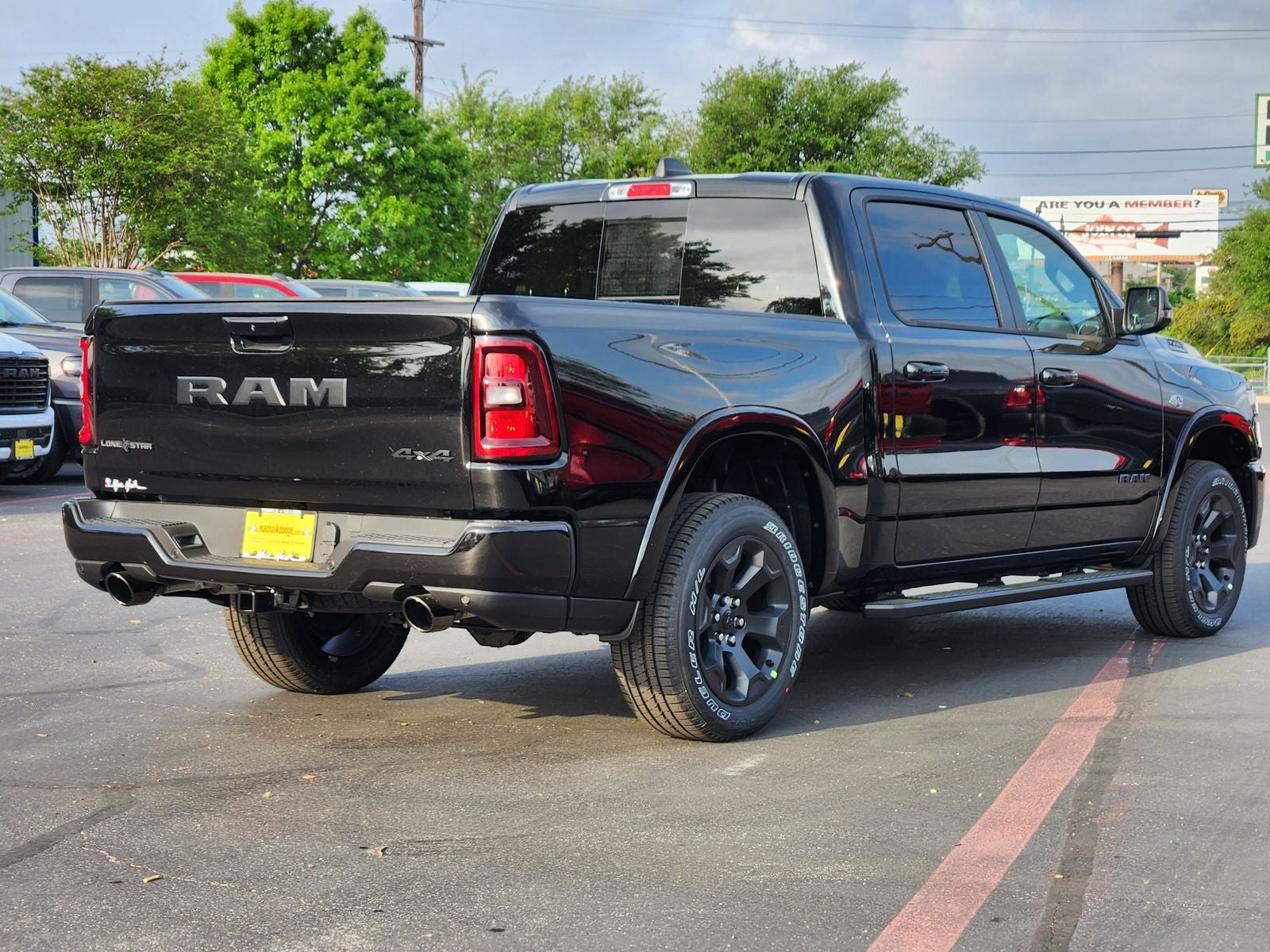 2026 RAM Ram 1500 RAM 1500 LONE STAR CREW CAB 4X4 5'7' BOX
