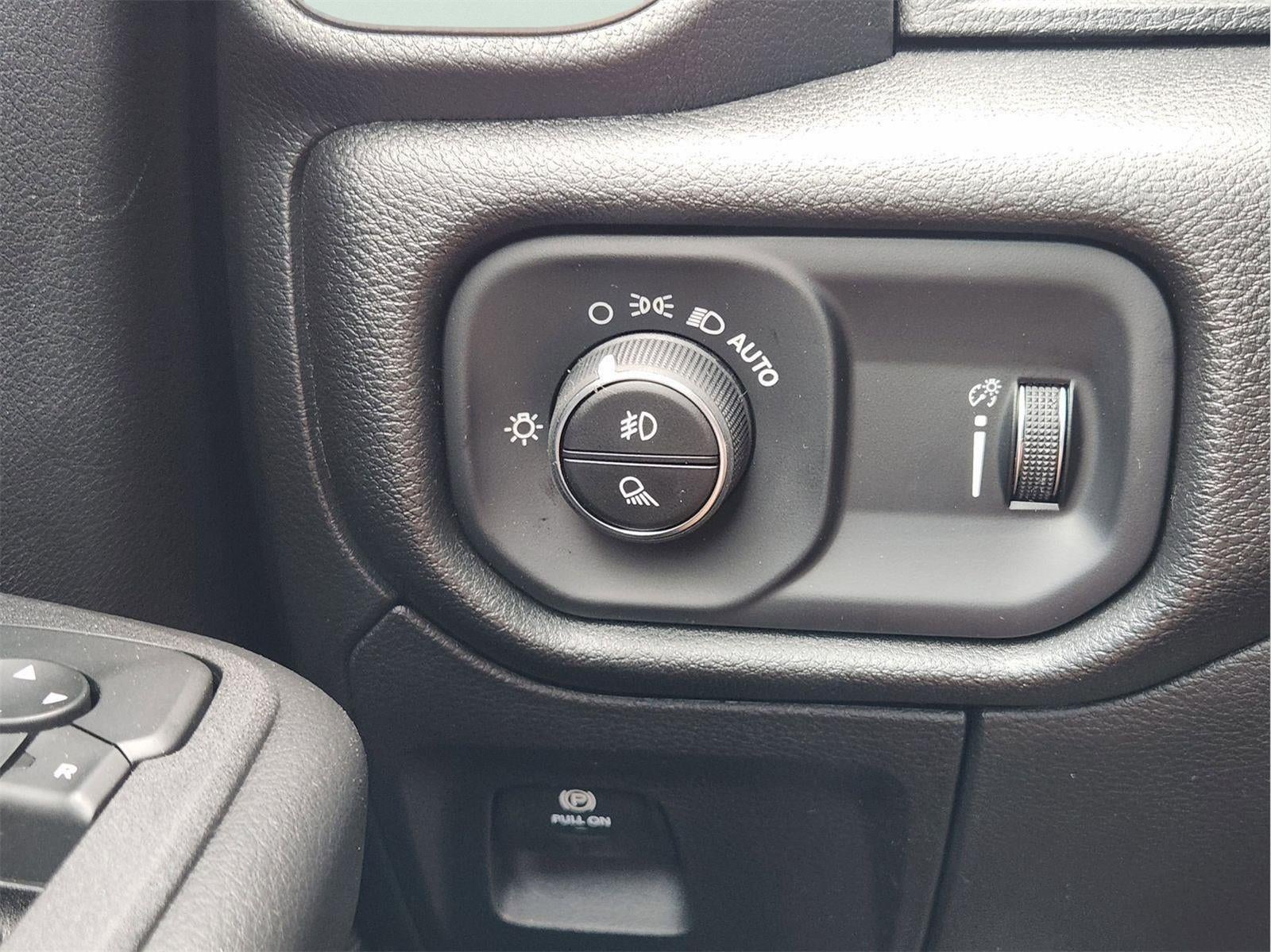 2026 RAM Ram 1500 RAM 1500 EXPRESS CREW CAB 4X4 5'7' BOX