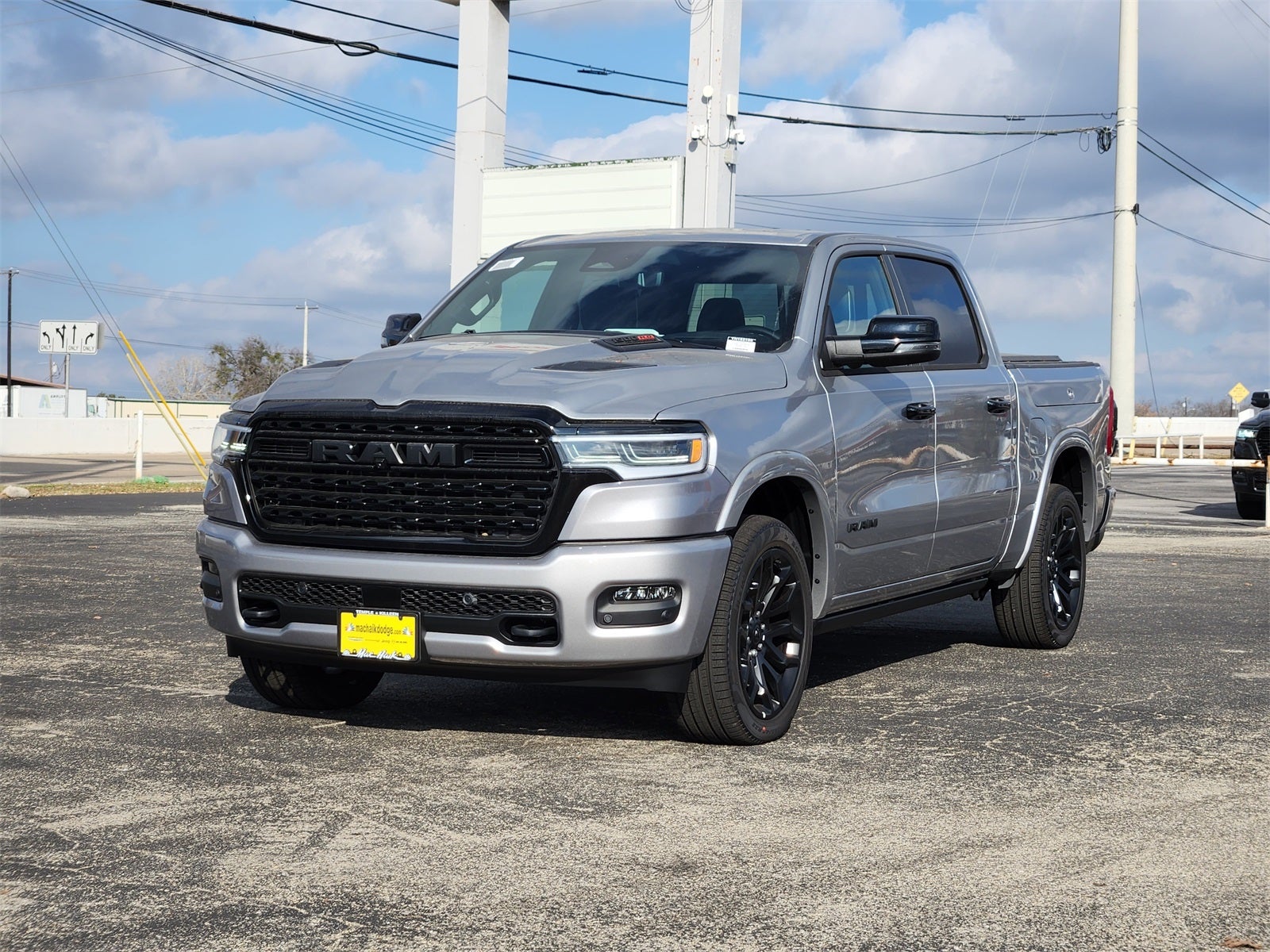 2026 RAM Ram 1500 RAM 1500 LIMITED CREW CAB 4X4 5'7' BOX