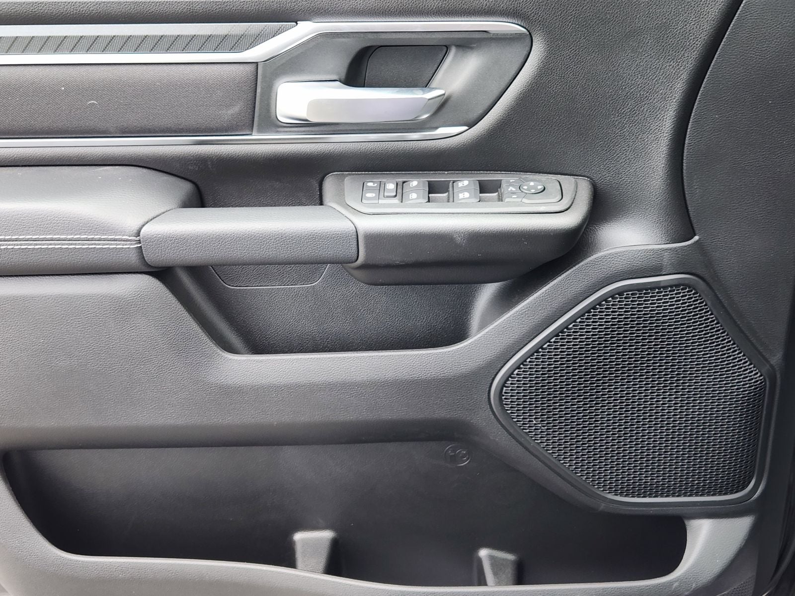 2025 RAM Ram 1500 RAM 1500 LONE STAR CREW CAB 4X2 5'7' BOX