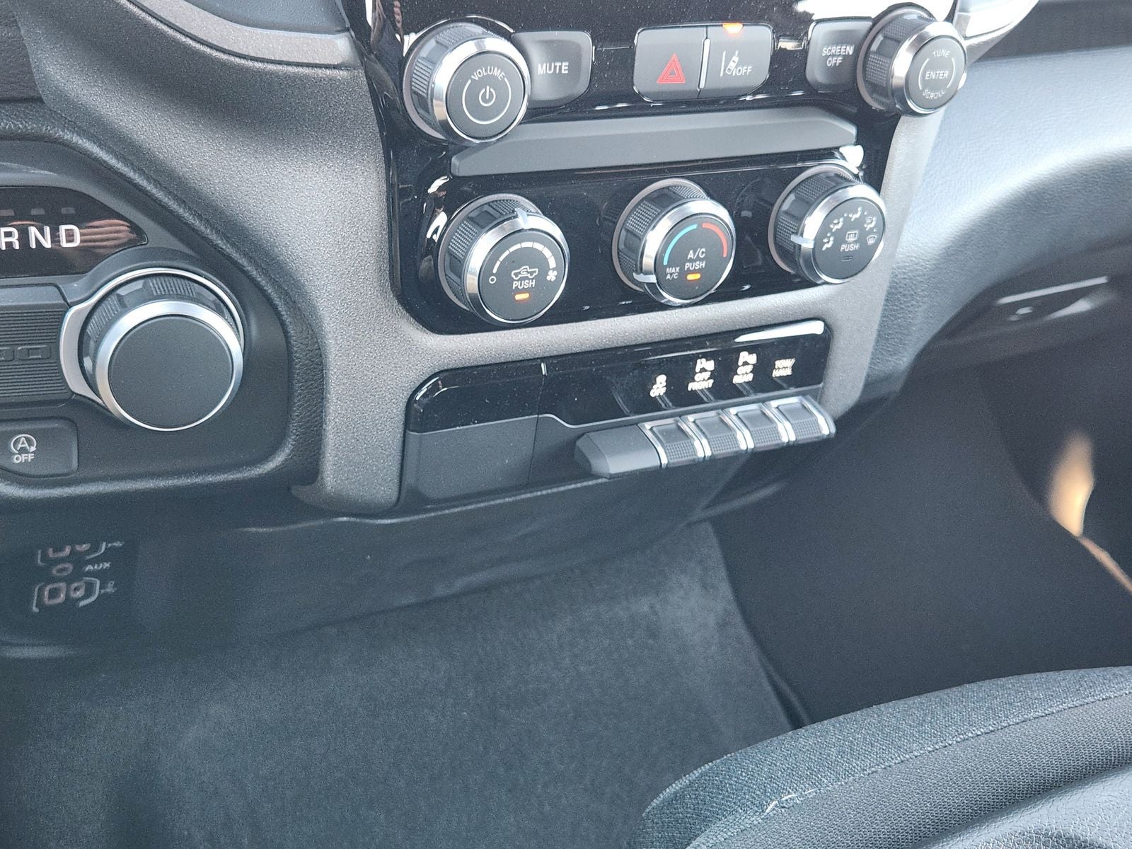 2026 RAM Ram 1500 RAM 1500 EXPRESS CREW CAB 4X2 5'7' BOX