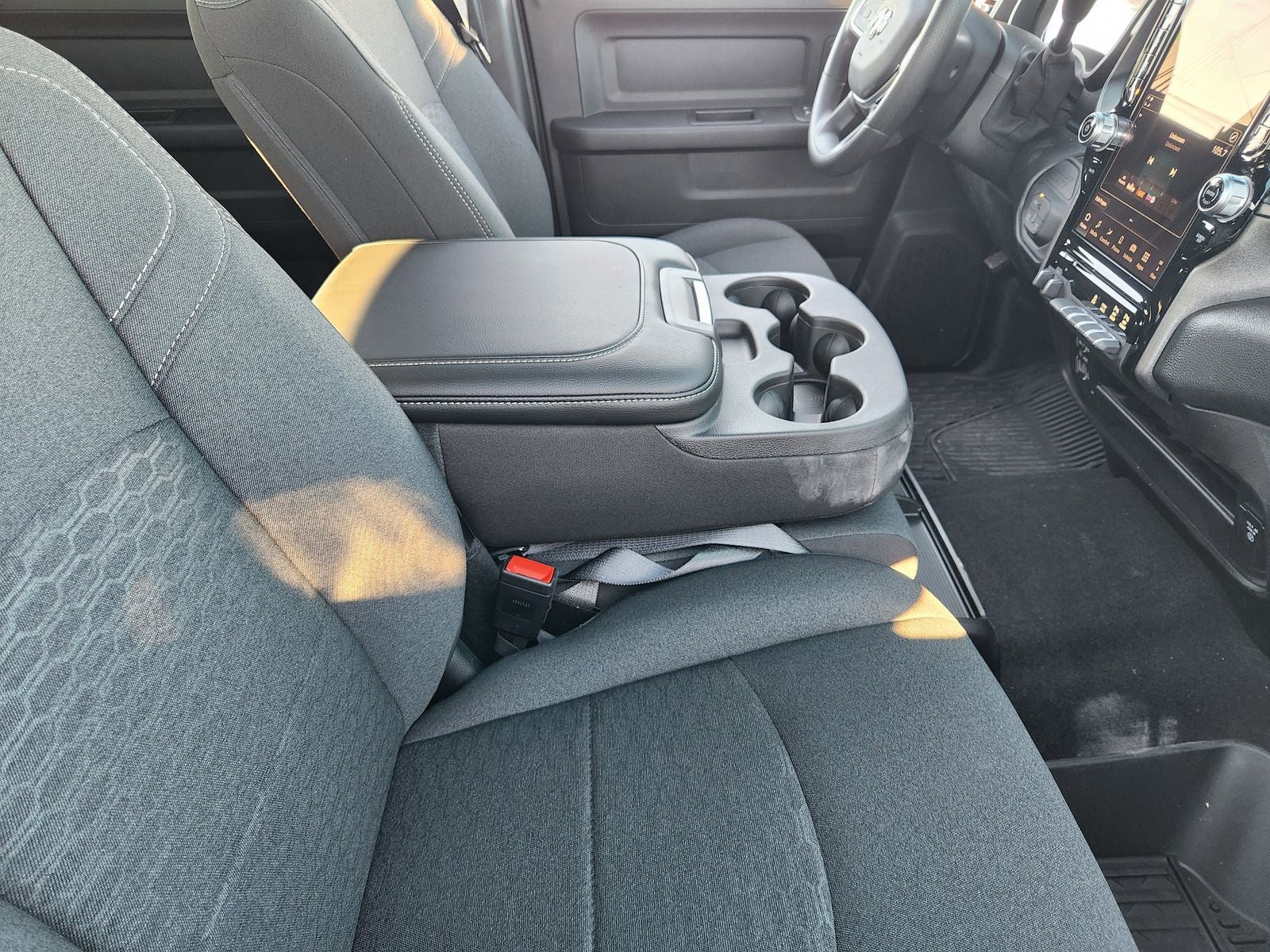 2026 RAM Ram 2500 RAM 2500 BLACK EXPRESS CREW CAB 4X4 6'4' BOX