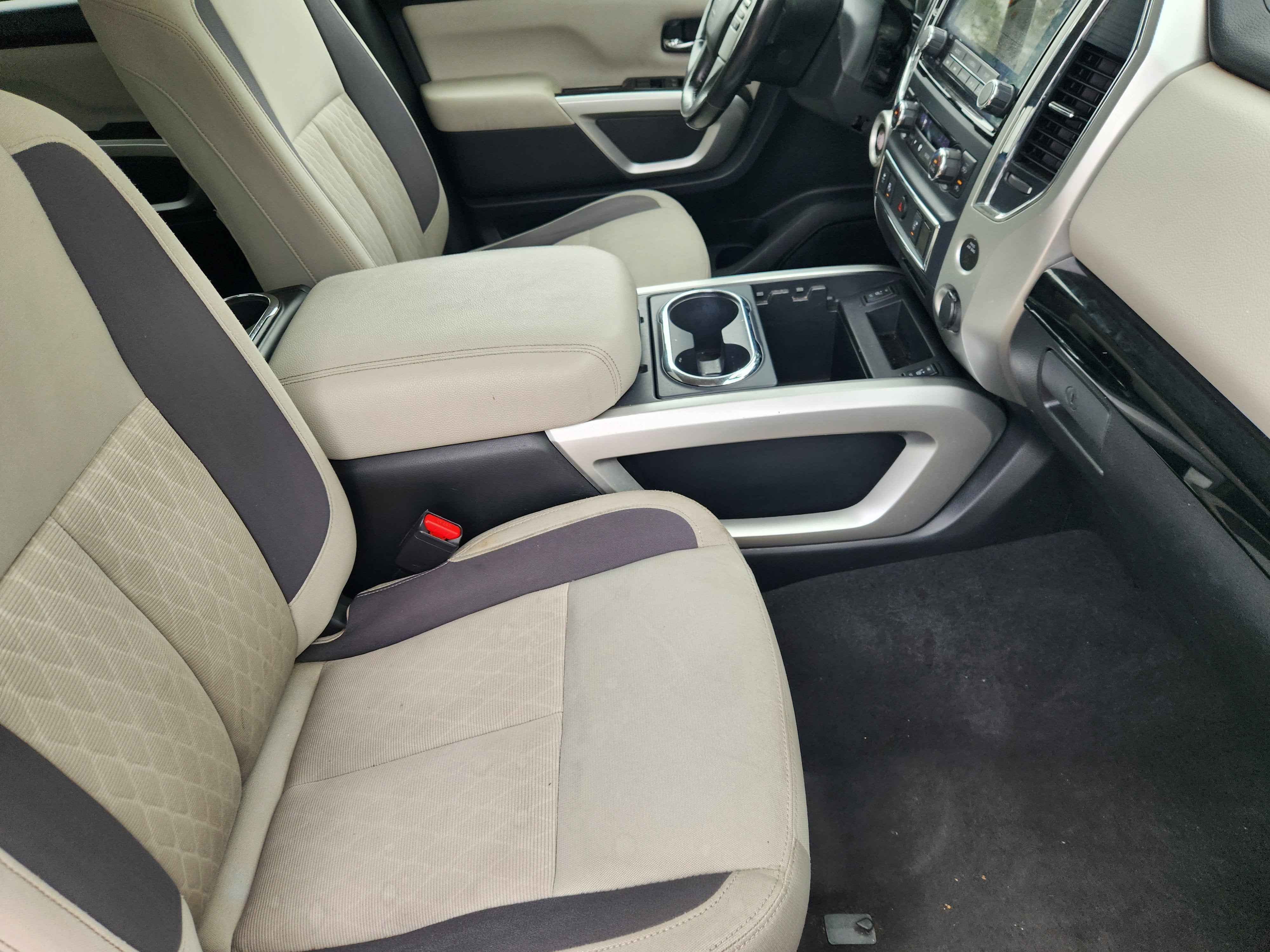 2021 Nissan Titan SV