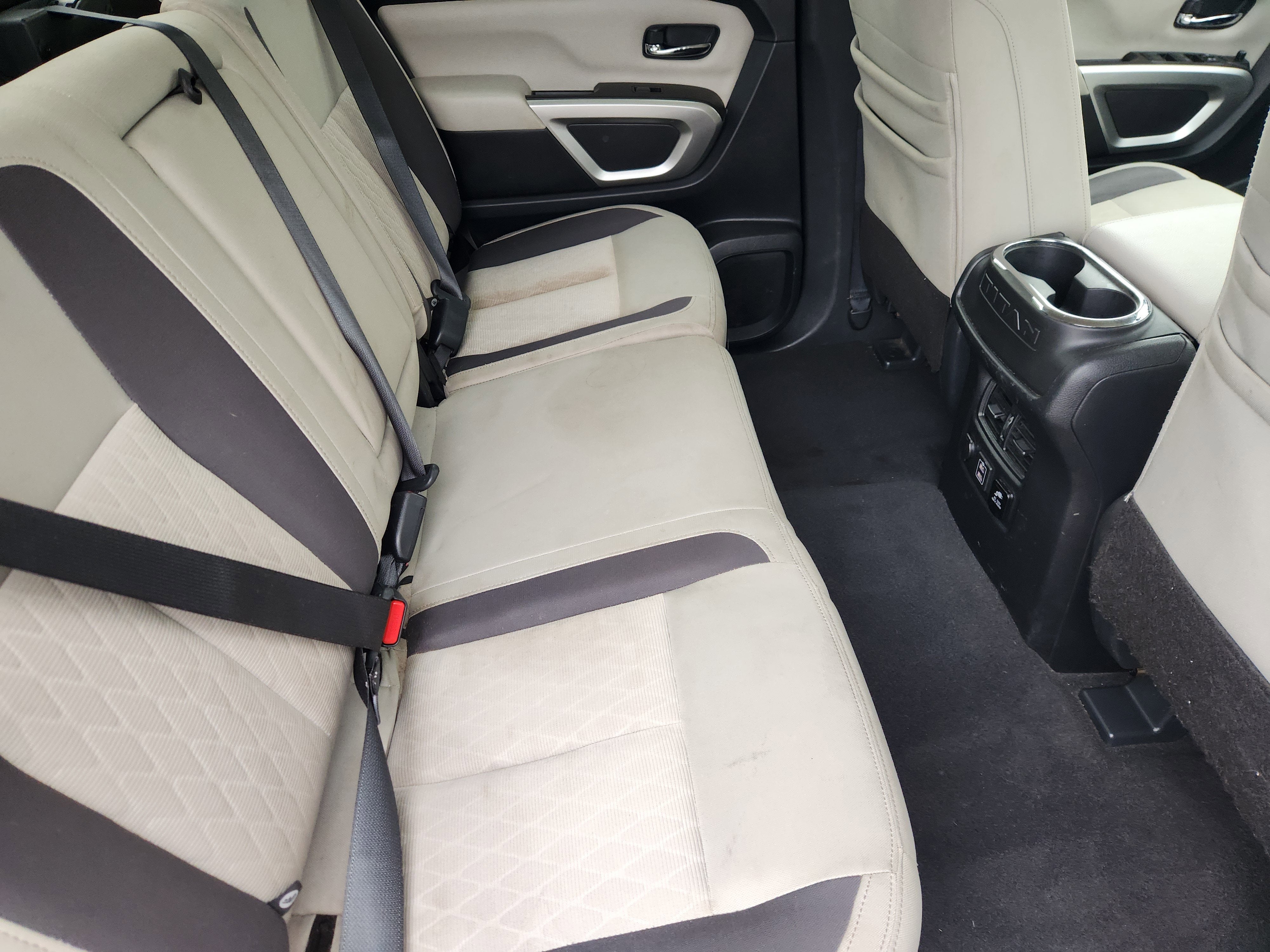 2021 Nissan Titan SV