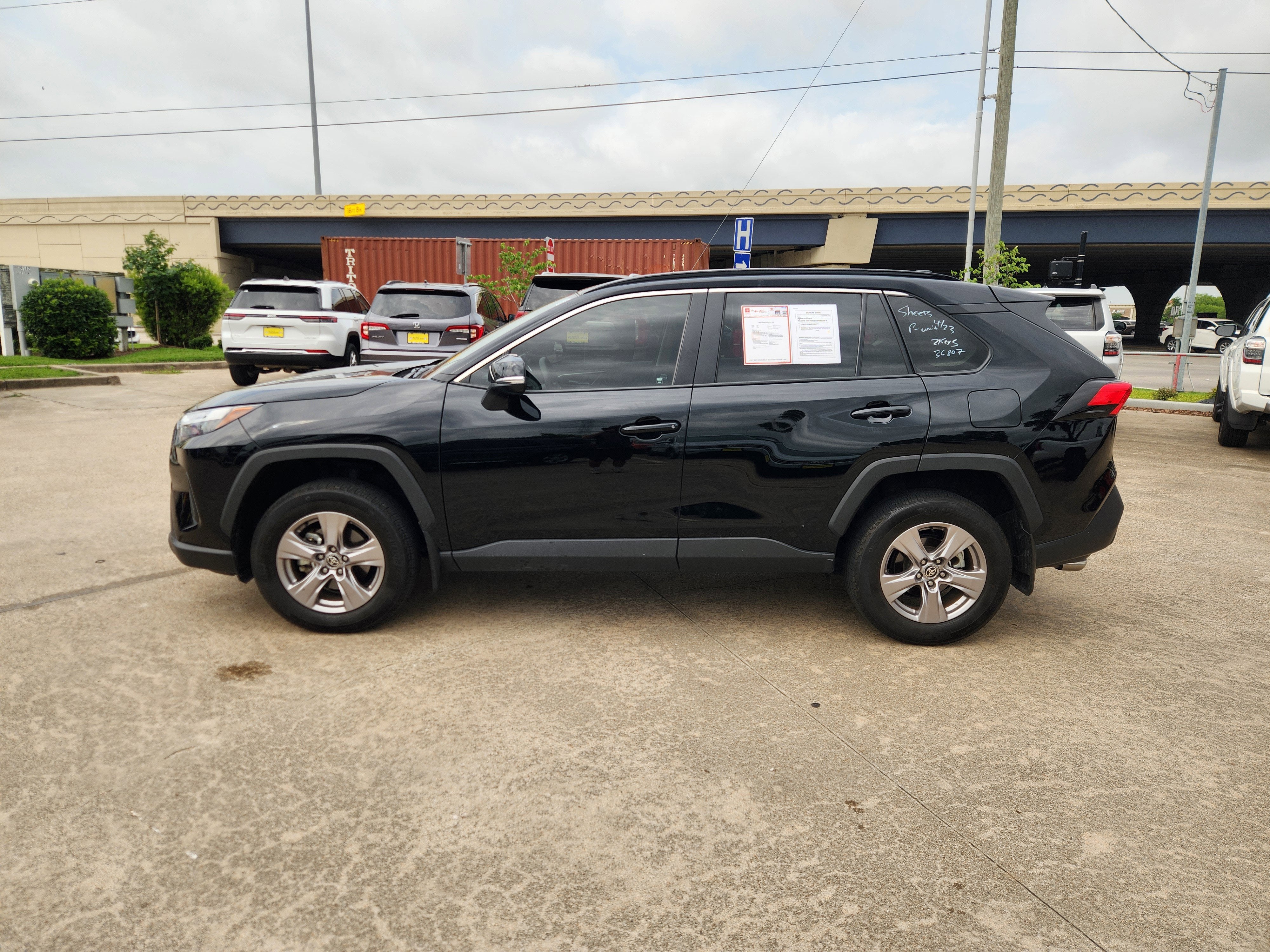 2023 Toyota RAV4 XLE