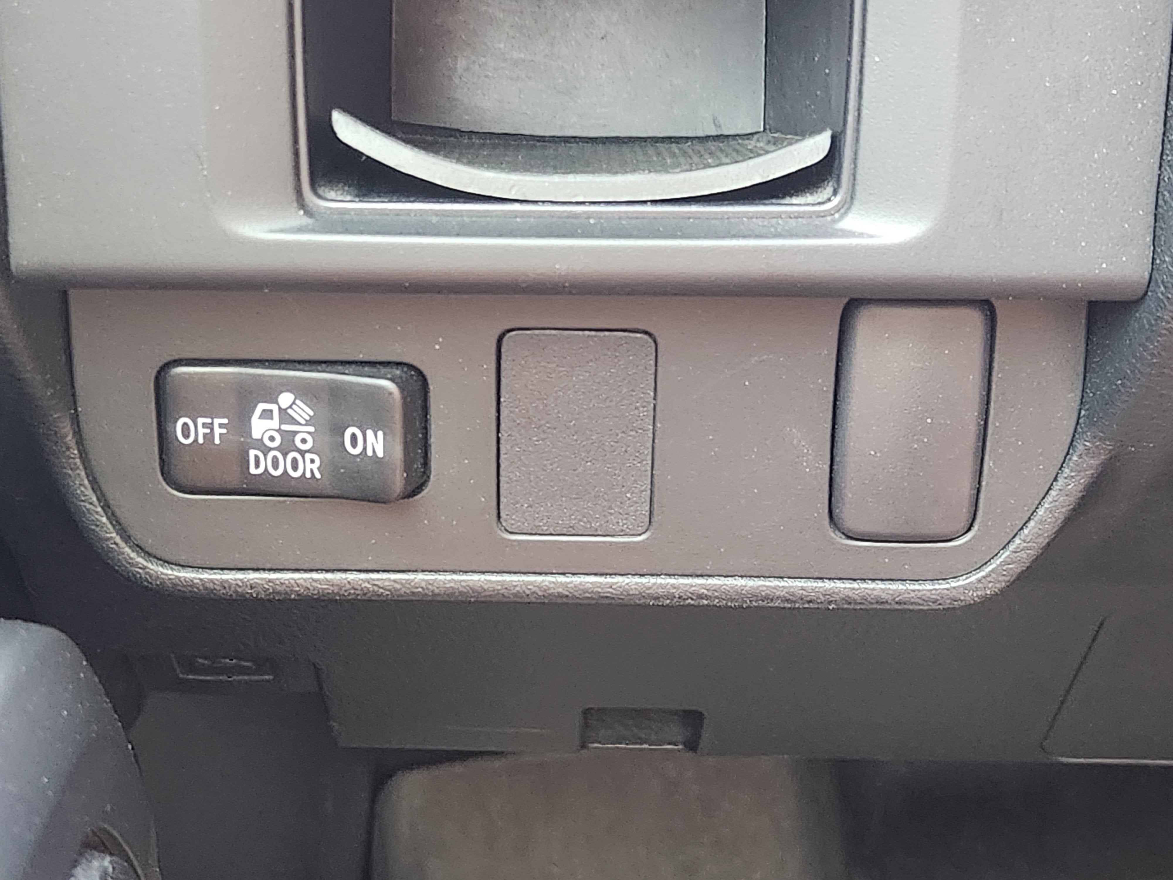 2017 Toyota Tacoma SR