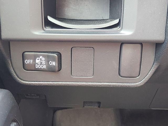 2017 Toyota Tacoma SR