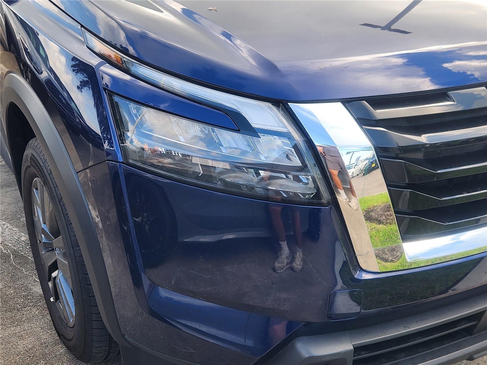 2025 Nissan Pathfinder SV