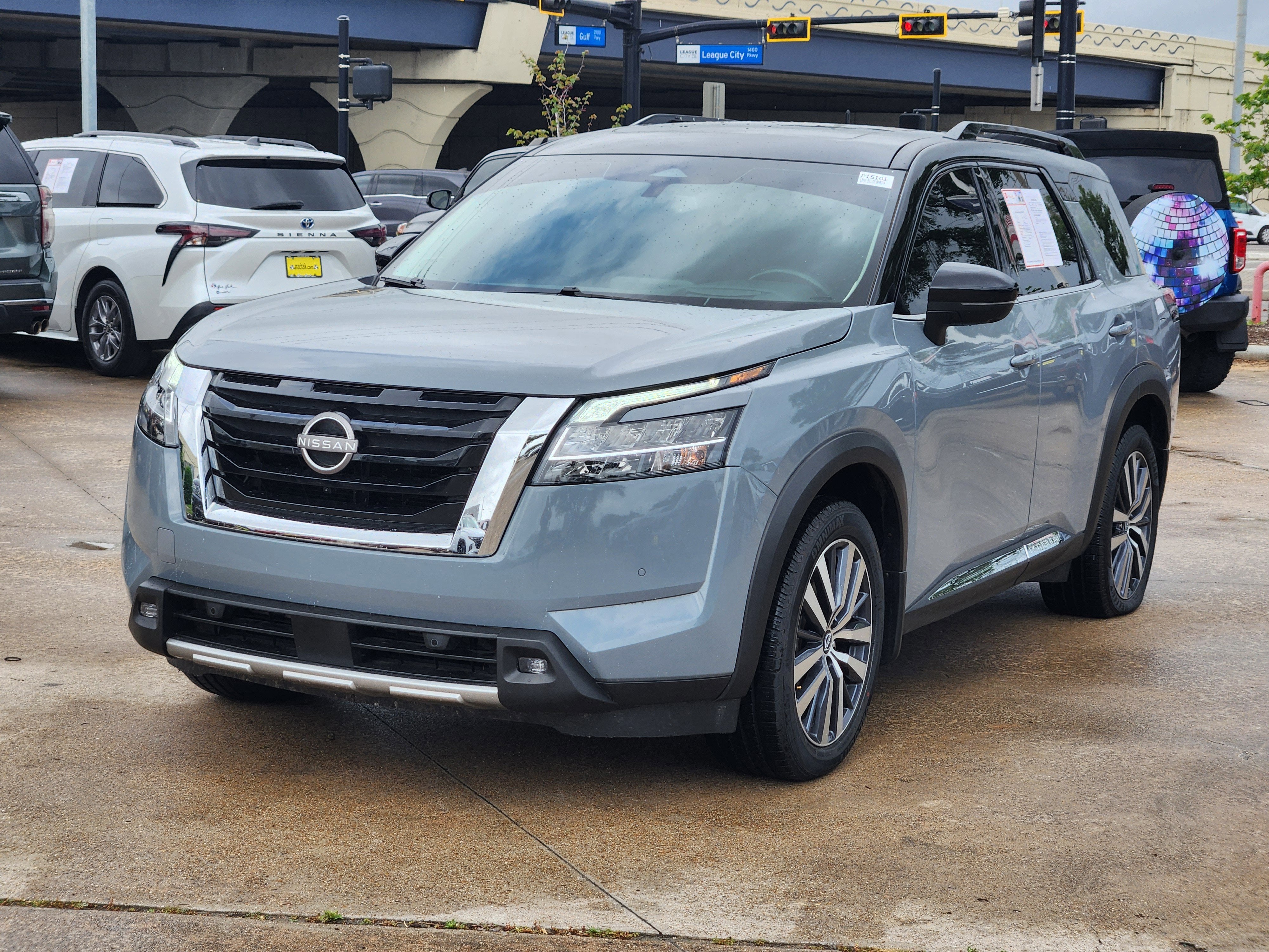2022 Nissan Pathfinder Platinum