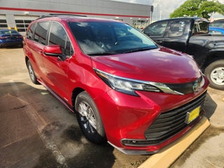 2021 Toyota Sienna LE 8 Passenger