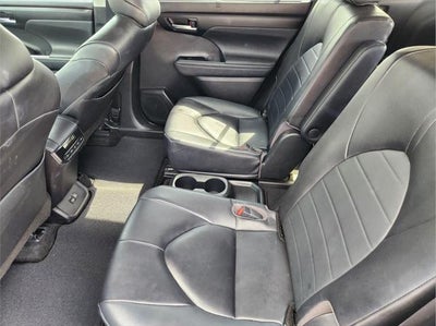 2023 Toyota Highlander Hybrid XLE
