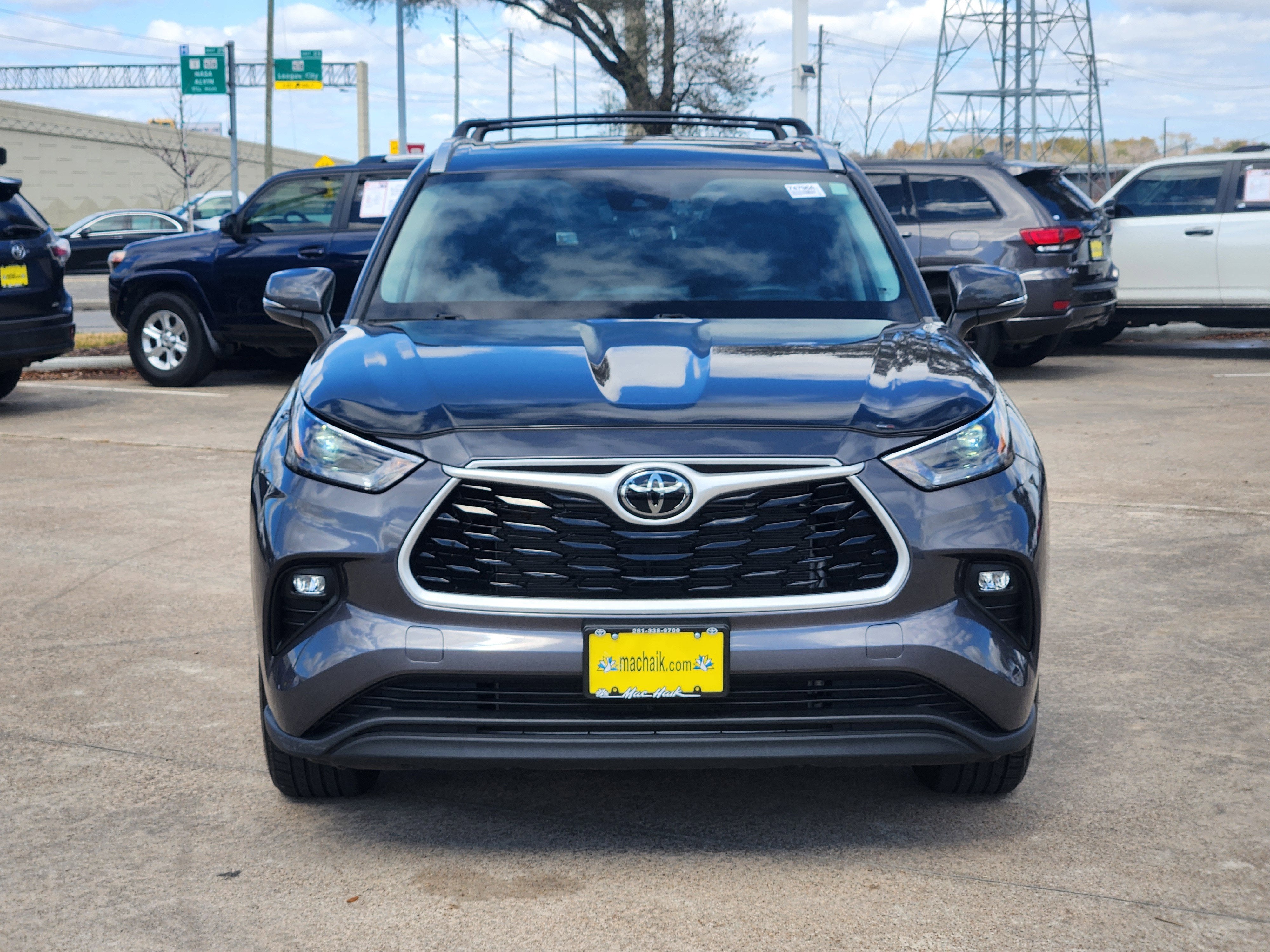 2024 Toyota Highlander LE