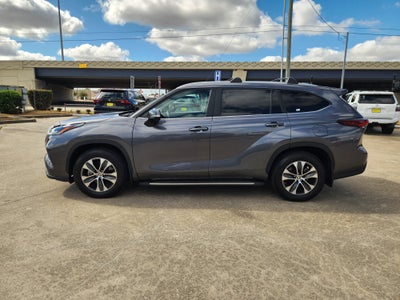 2024 Toyota Highlander LE