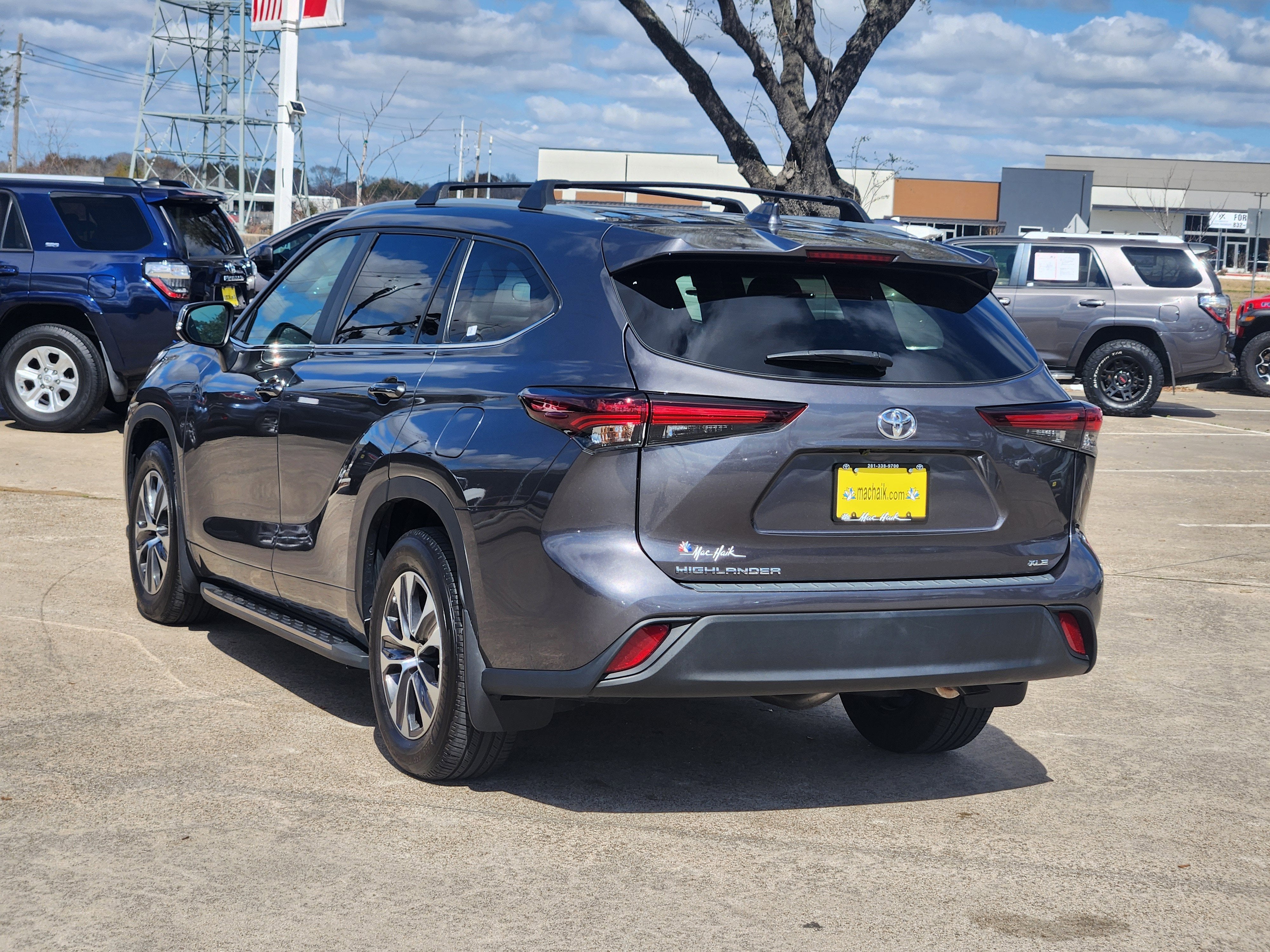 2024 Toyota Highlander LE