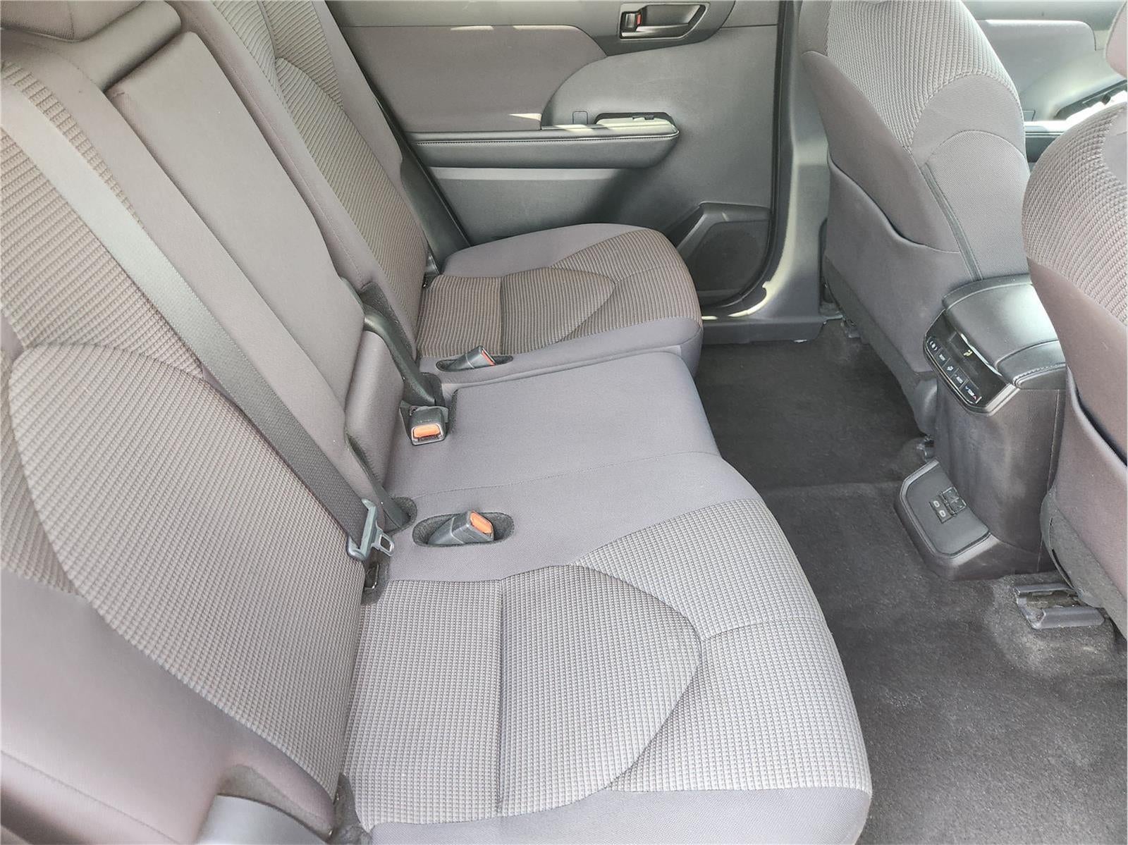 2025 Toyota Highlander LE