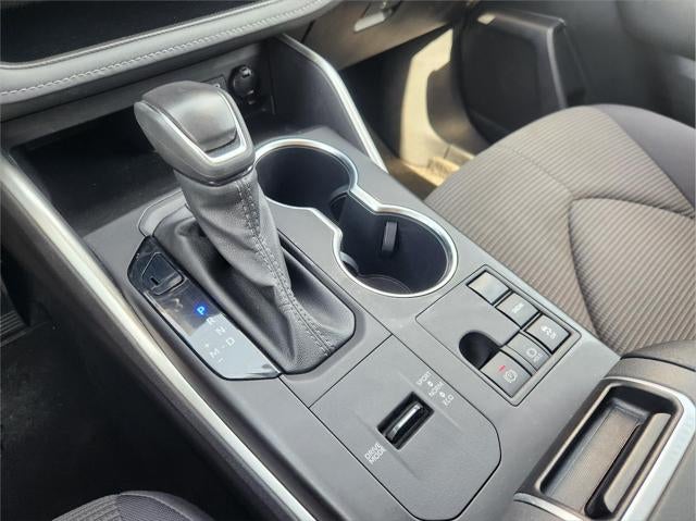 2025 Toyota Highlander LE