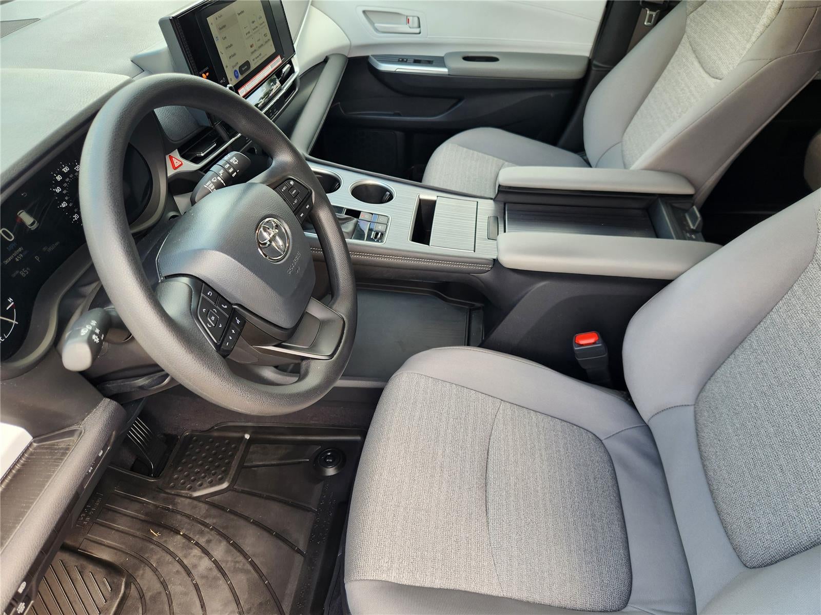 2025 Toyota Sienna LE 8 Passenger