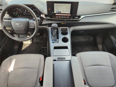 2025 Toyota Sienna LE 8 Passenger