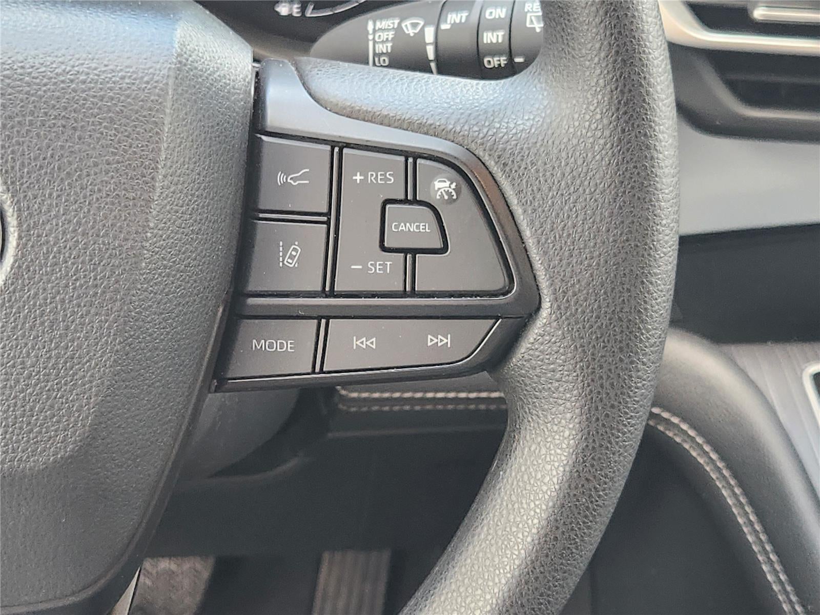 2025 Toyota Sienna LE 8 Passenger