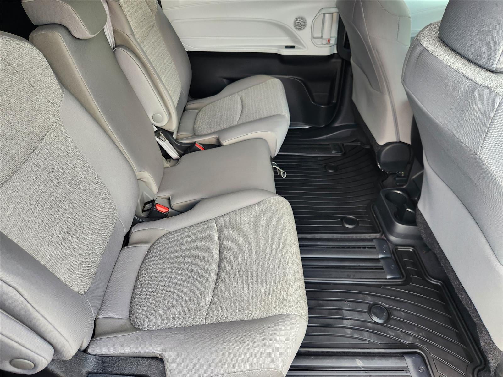 2025 Toyota Sienna LE 8 Passenger