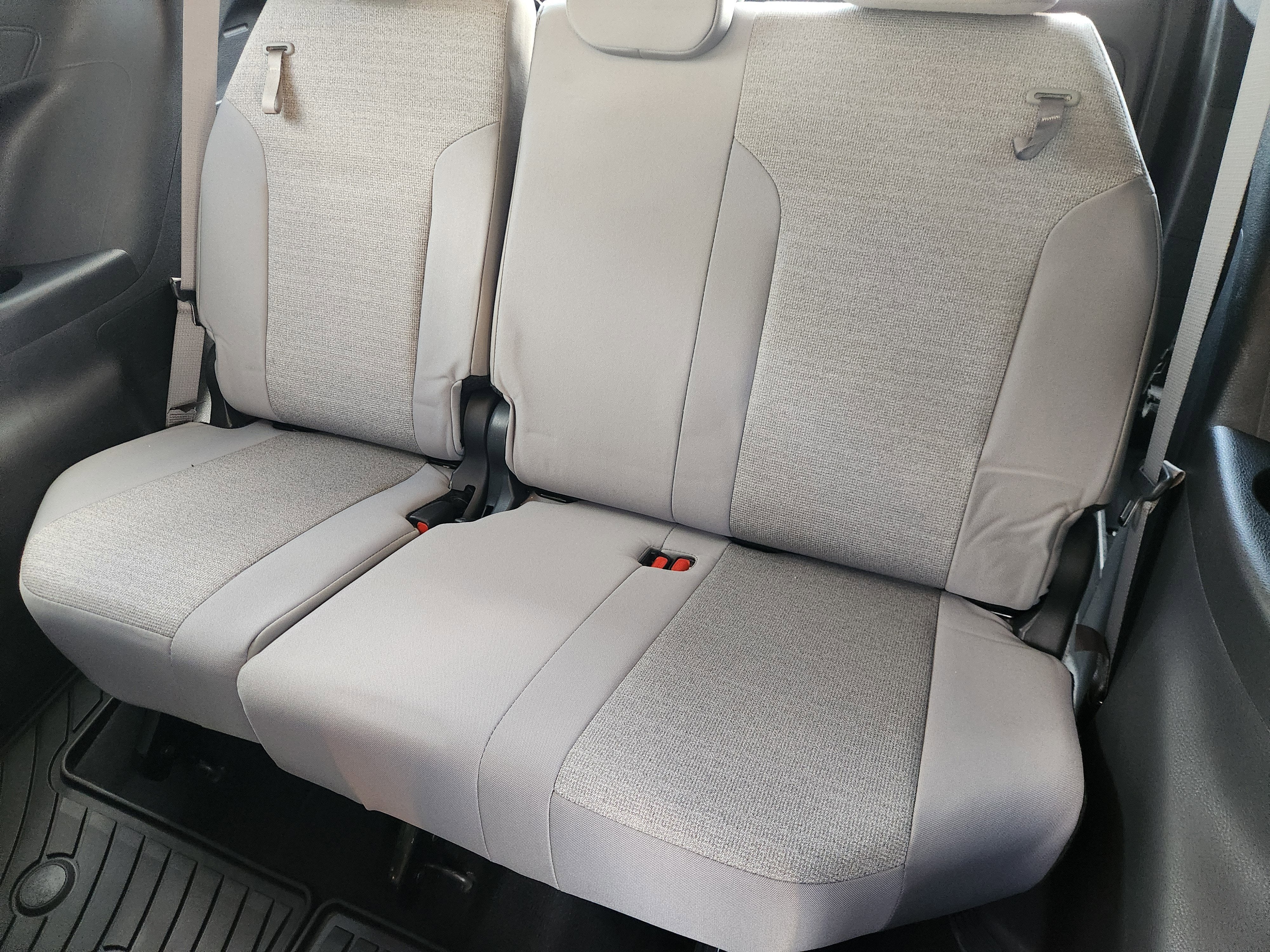 2025 Toyota Sienna LE 8 Passenger