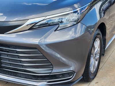 2025 Toyota Sienna LE 8 Passenger