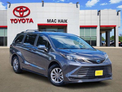 2025 Toyota Sienna LE 8 Passenger