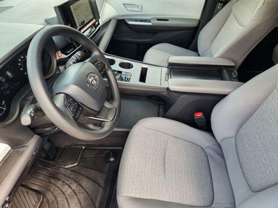 2025 Toyota Sienna LE 8 Passenger