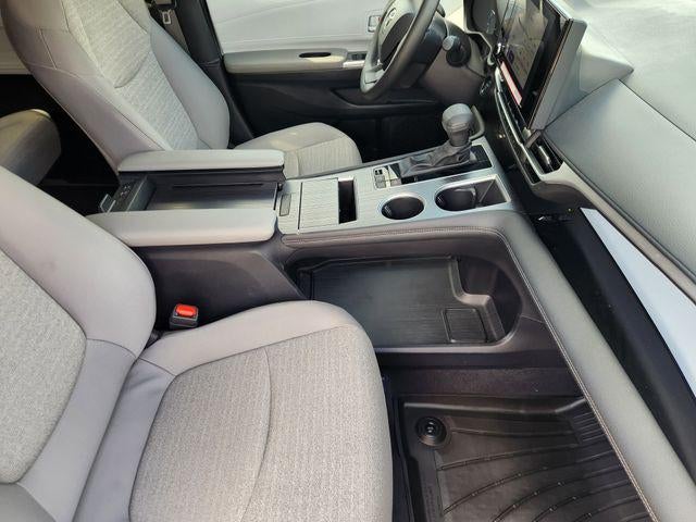 2025 Toyota Sienna LE 8 Passenger